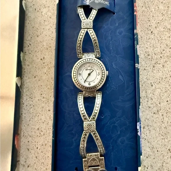 VINTAGE BRIGHTON TEMPLE CITY WRIST WATCH QUARTZ NWT/NIB💕 - Picture 11 of 12